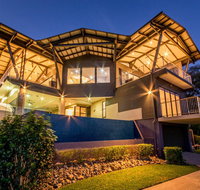 GRAND LUXURY MANSION WITH POOL 2 BUGGIES AND FABULOUS OCEAN VIEWS - Accommodation Australia