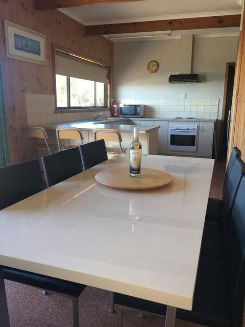 Hamilton - Accommodation Australia 3