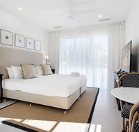 Hamptons 1 Broadbeach Apartment - 1 Bedroom - New Luxurious - Accommodation Australia