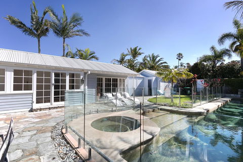 Hamptons Style Family Home 5 Minutes From Beach - Local Tourism 2