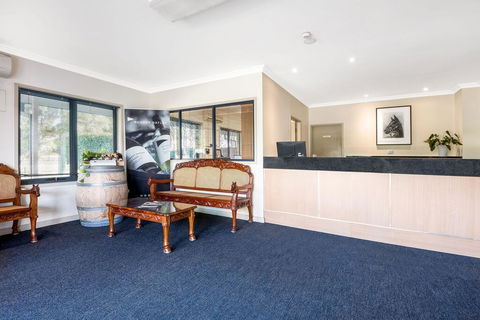 Hawkesbury Race Club Motel - Australia Shopping 3