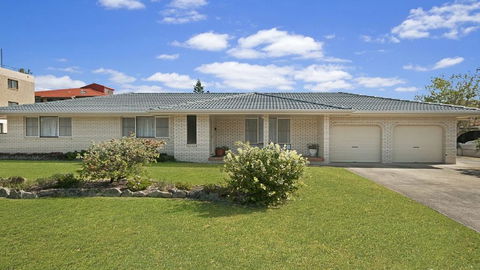 Hereford Court - East Ballina - Australia Shopping 3