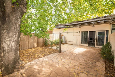 Heritage Bowen Terrace 3 Bed, 2 Bath - Walk To CBD - Accommodation Australia 2