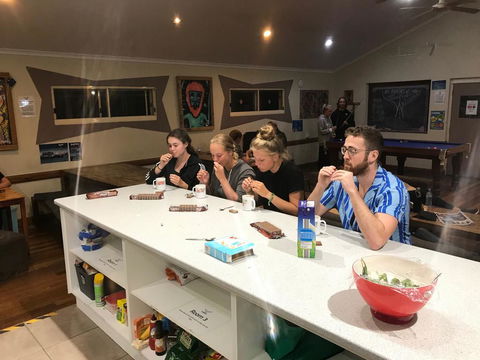 Hervey Bay Flashpackers - Local Tourism 2