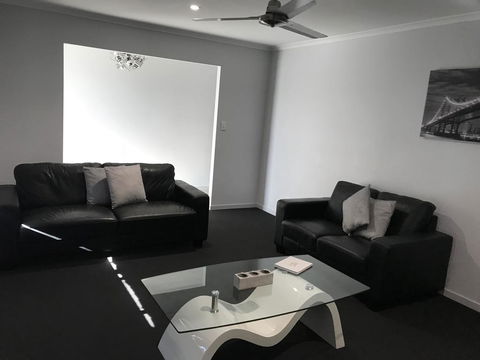 Hervey Bay Holiday Home - Local Tourism 1