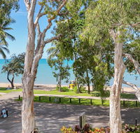 Hibiscus in Marlin Waters Palm Cove - Accommodation Australia