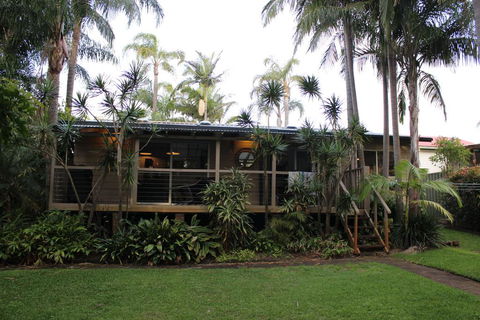 Hidden Oasis Pet Friendly In Anna Bay - Accommodation Australia 0