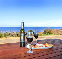 High Tide - Wallaroo Beachfront Property - Pet-Friendly - Accommodation Australia