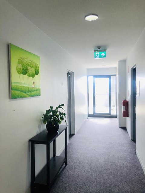 Hiigh Apartments - Accommodation Australia 3