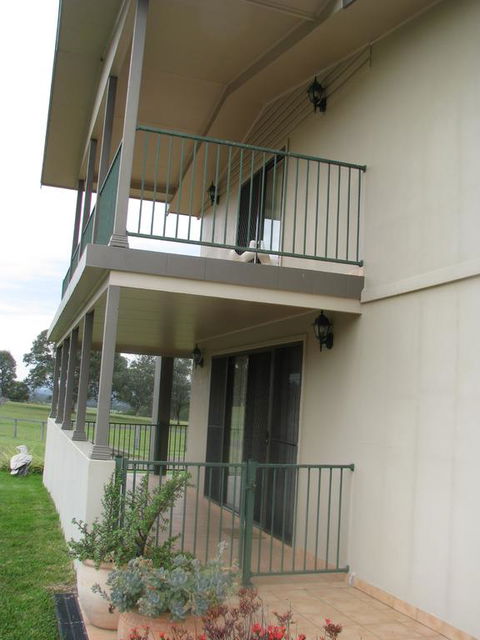 Hill Top Villas - Australia Shopping 3