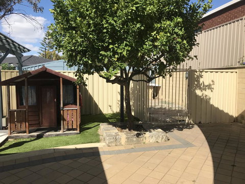 Hillarys Family Holiday Home - Local Tourism 3