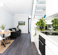 Hip one-bedroom house in inner Sydney - Accommodation Australia