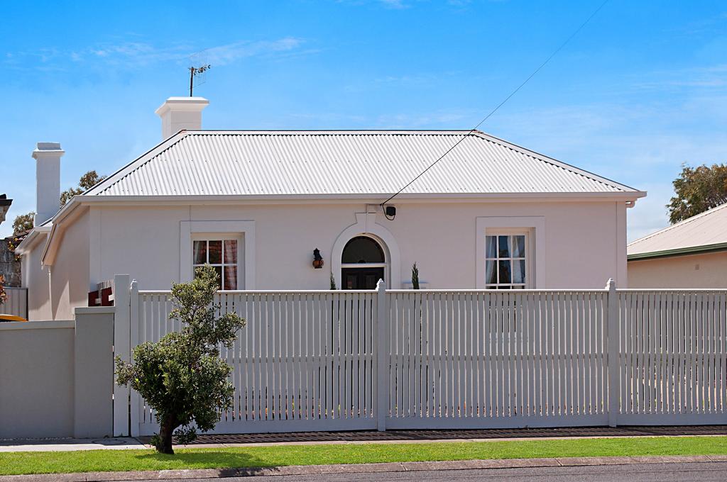 Warrnambool VIC Accommodation Australia