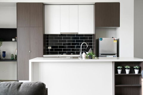 HOLIDAY HOME 3BR TOWNHOUSE With WIFI NEAR HIGHPOINT - Accommodation Australia 2
