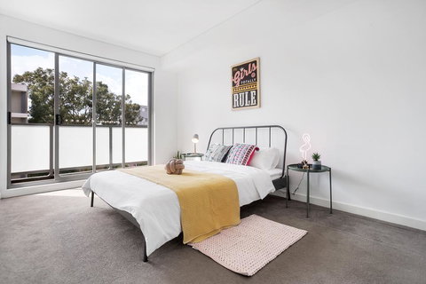 HOMEBUSH CLOSE TO OLYMPIC PARK KOZY 2 BED 2 BATH NHO075 - Local Tourism 2