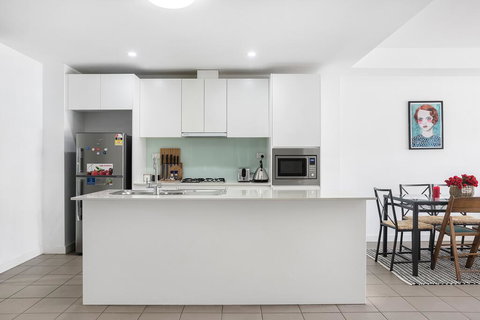 HOMEBUSH CLOSE TO OLYMPIC PARK KOZY 2 BED 2 BATH NHO075 - Local Tourism 3