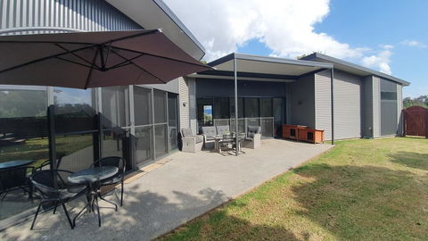 Hoof & Hound Country Escape - Accommodation Australia 0