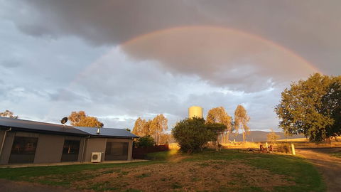 Hoof & Hound Country Escape - Accommodation Australia 3