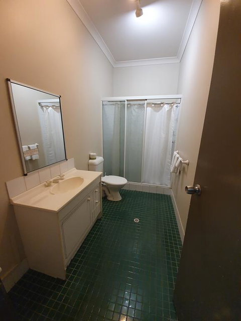Hotel Allen - Accommodation Australia 3