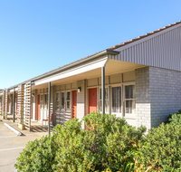 Hotel Canobolas Motel and Units - Accommodation Australia