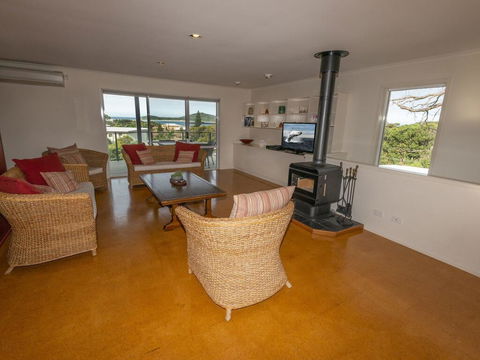 Island View - 80 Lentara St - Large Family Home, Pool, WIFI And Sweeping Views Of Fingal - Accommodation Australia 1