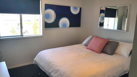 Island Waterfront Getaway - WiFi - Accommodation Australia 2