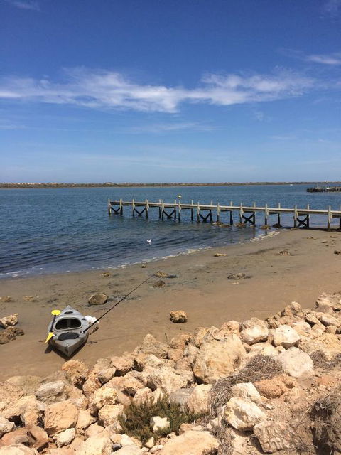 Island Waterfront Getaway - WiFi - Accommodation Australia 3