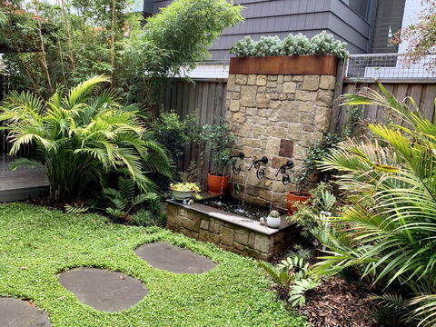 Jacaranda Garden Retreat - Local Tourism 0