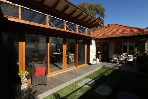 Jacaranda Garden Retreat - Local Tourism 1