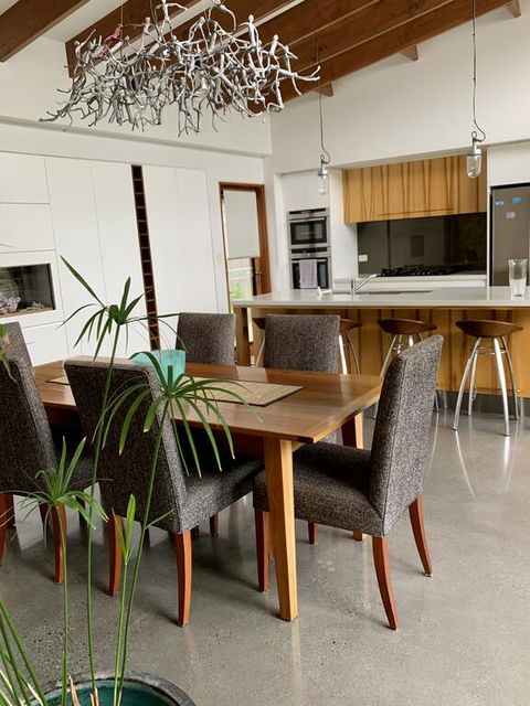 Jacaranda Garden Retreat - Local Tourism 3