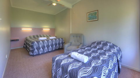 Jacaranda Motor Lodge - Australia Shopping 1