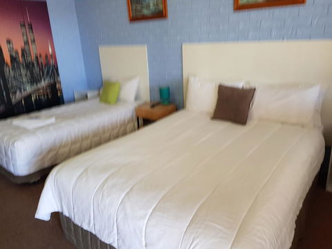 Jillaroo Motor Inn - Accommodation Australia 1