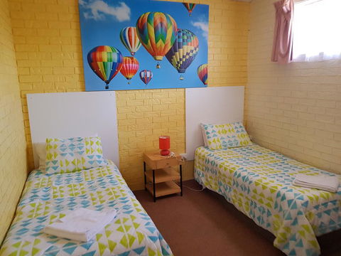 Jillaroo Motor Inn - Accommodation Australia 2