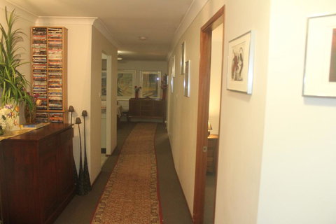 JOHN HUNTER B&B - Bed n Breakfasts 0