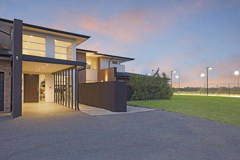 Jolong Park Club House - Accommodation Australia 3