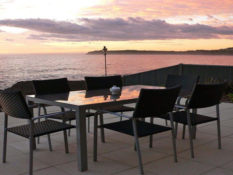 Jones's Beach House - Perfect Location With Views! - Accommodation Australia 0
