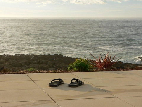 Jones's Beach House - Perfect Location With Views! - Accommodation Australia 1