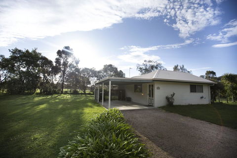 Karinya Cottage - Pet Friendly Country Retreat - Local Tourism 1