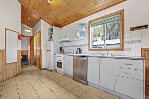 Kendalls Beach Holiday Park - Accommodation Australia 2