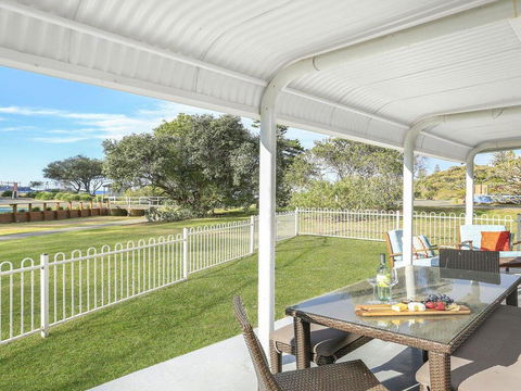 Kendalls Beach House - Accommodation Australia 0