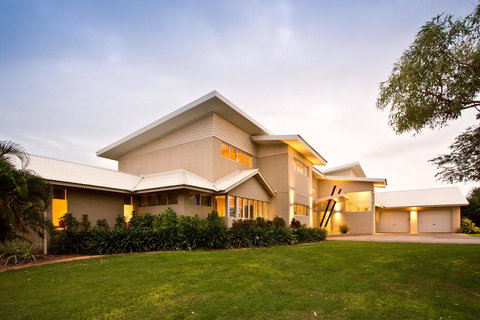 Koolinda By The Bay, Broome WA - Australia Shopping 1