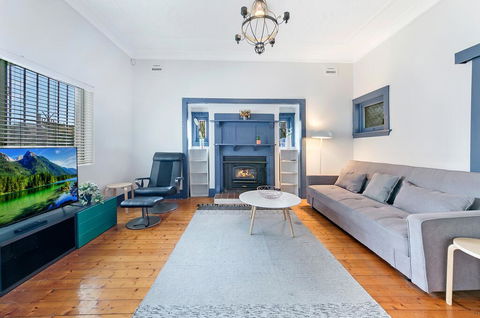 KOZYGURU ARNCLIFFE SYDNEY AIRPORT RENOVATED COTTAGE 3 BED HOUSE NAR232 - Accommodation Australia 0
