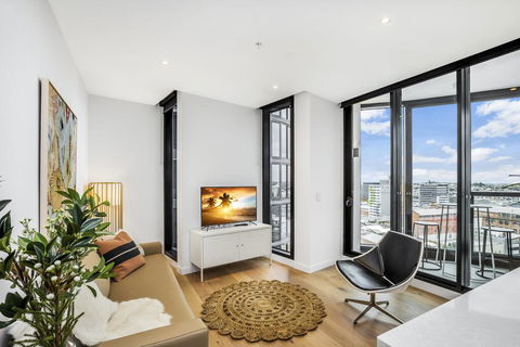 KOZYGURU FORTITUDE VALLEY DESIGNER GRADE 2 BED APT FREE PARKING QFV179-1401 - Accommodation Australia 3