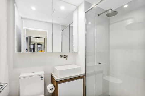 KOZYGURU FORTITUDE VALLEY DESIGNER GRADE 2 BED APT FREE PARKING QFV179-1401 - Accommodation Australia 2