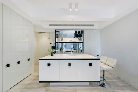 KOZYGURU HAYMARKET SYDNEY CITY VIEW 2 BED STUNNING APT NHA178-1206 - Accommodation Australia 1