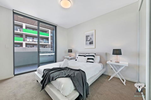 KOZYGURU WOLLI CREEK KOZY 3 BED APT + FREE PARKING NWC009 - Accommodation Australia 2