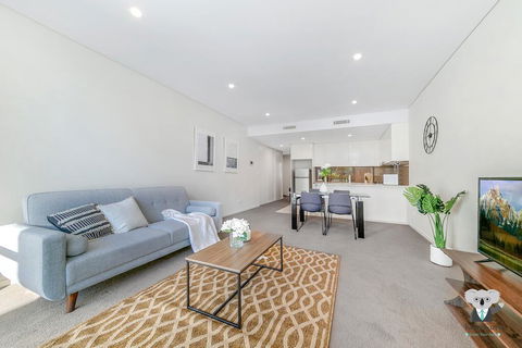 KOZYGURU WOLLI CREEK KOZY 3 BED APT + FREE PARKING NWC009 - Accommodation Australia 3