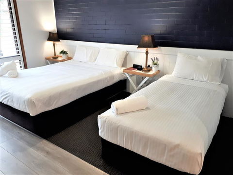Kurri Motor Inn - Australia Shopping 1