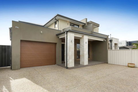 LA DOLCE VITA RETREAT - RYE - Accommodation Australia 0