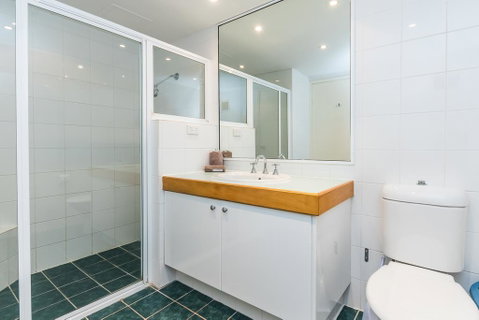 Lagoon 006 - Accommodation Australia 2